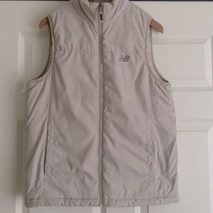 New Balance Athletic Puffy Vest Size S Cream Color Athleisure Sporty Gym